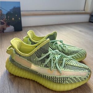 Adidas Yeezy Boost 350 V2 - Glow Green